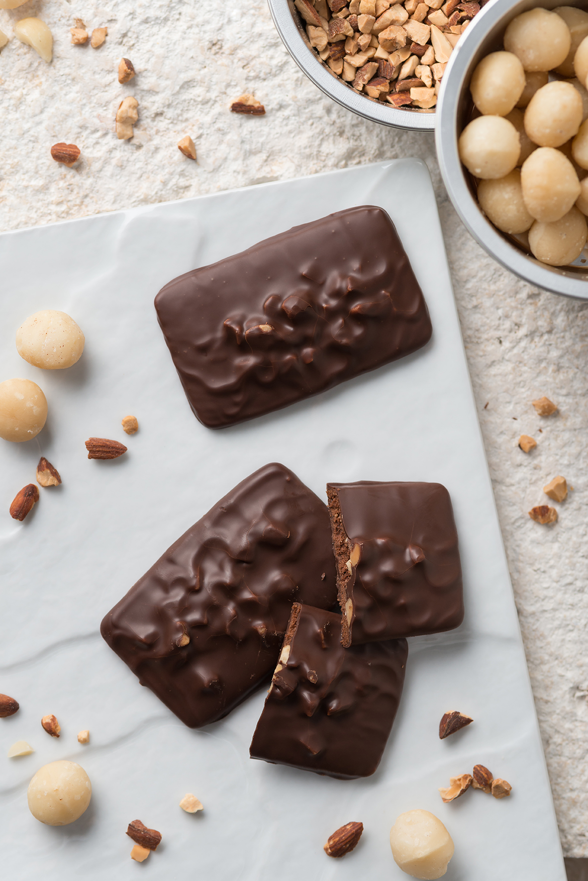 エーデルワイス沖縄より「ショコラ・マカダミアサブレ＜プレミアム